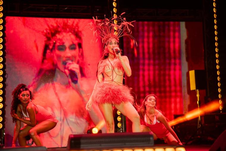 Aria Vega debuta en Premios Juventud con un medley de sus éxitos