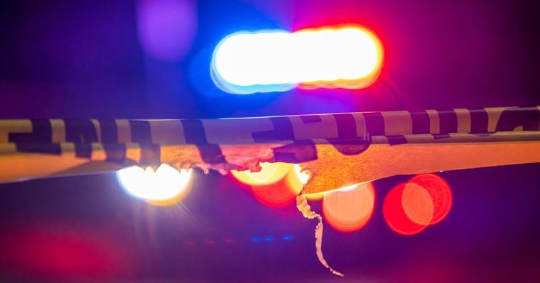 Hombre muere y mujer resulta herida tras ataque a tiros en colmado de Caguas