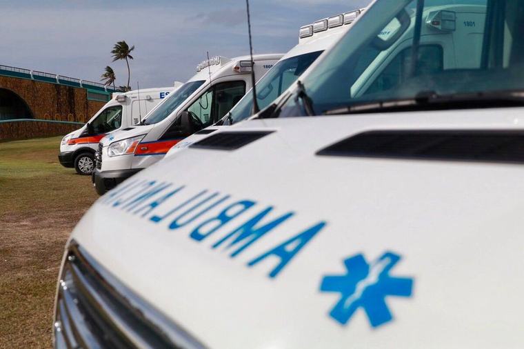 Investigan accidente grave entre motora y vehículo en Comerío