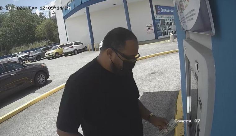 Policía de Puerto Rico busca identificar sospechosos de fraude a un adulto mayor